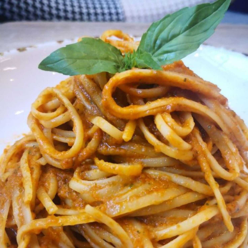 Tomato and basil (Vegan) Pasta
